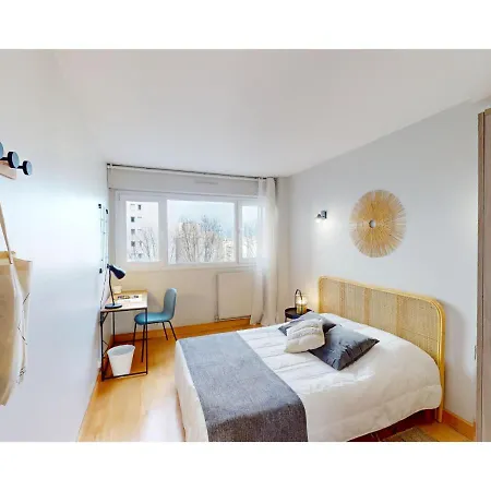 Joivy Delightful 5-bed Flat With Balcony * Levallois-Perret