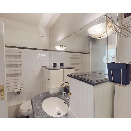 Apartman Joivy Delightful 5-bed Flat With Balcony *