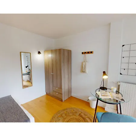 Apartman Joivy Delightful 5-bed Flat With Balcony Levallois-Perret